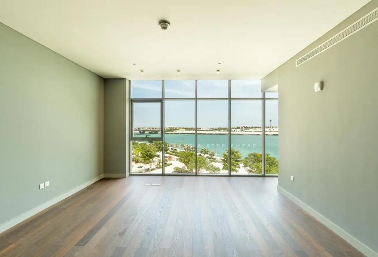 Ready to Move In Townhouse with Sea View in Lusail Marina